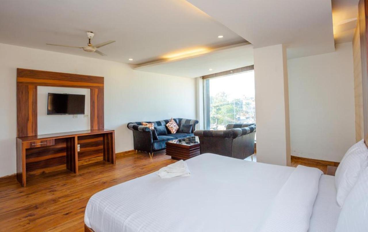 Hotel Doon デヘラードゥーン エクステリア 写真