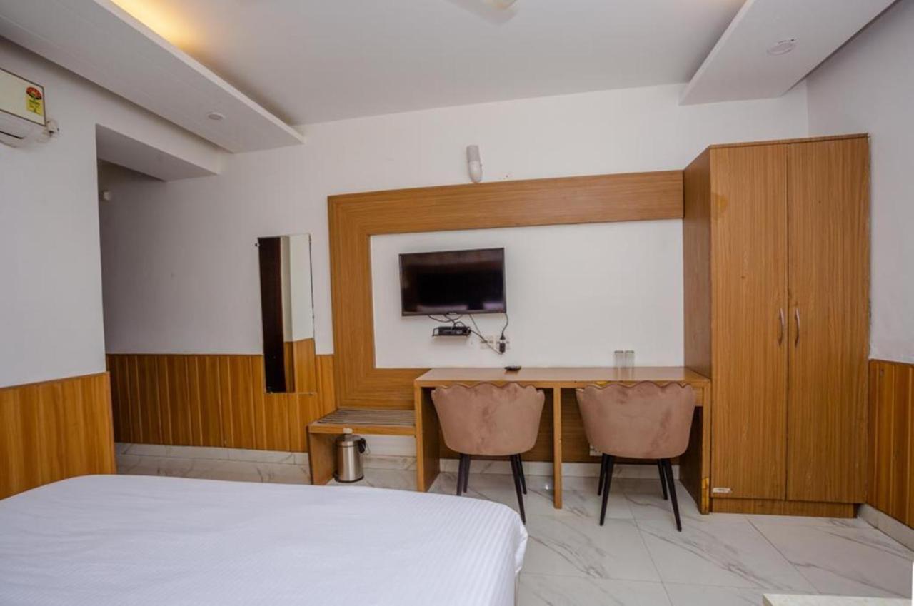 Hotel Doon デヘラードゥーン エクステリア 写真